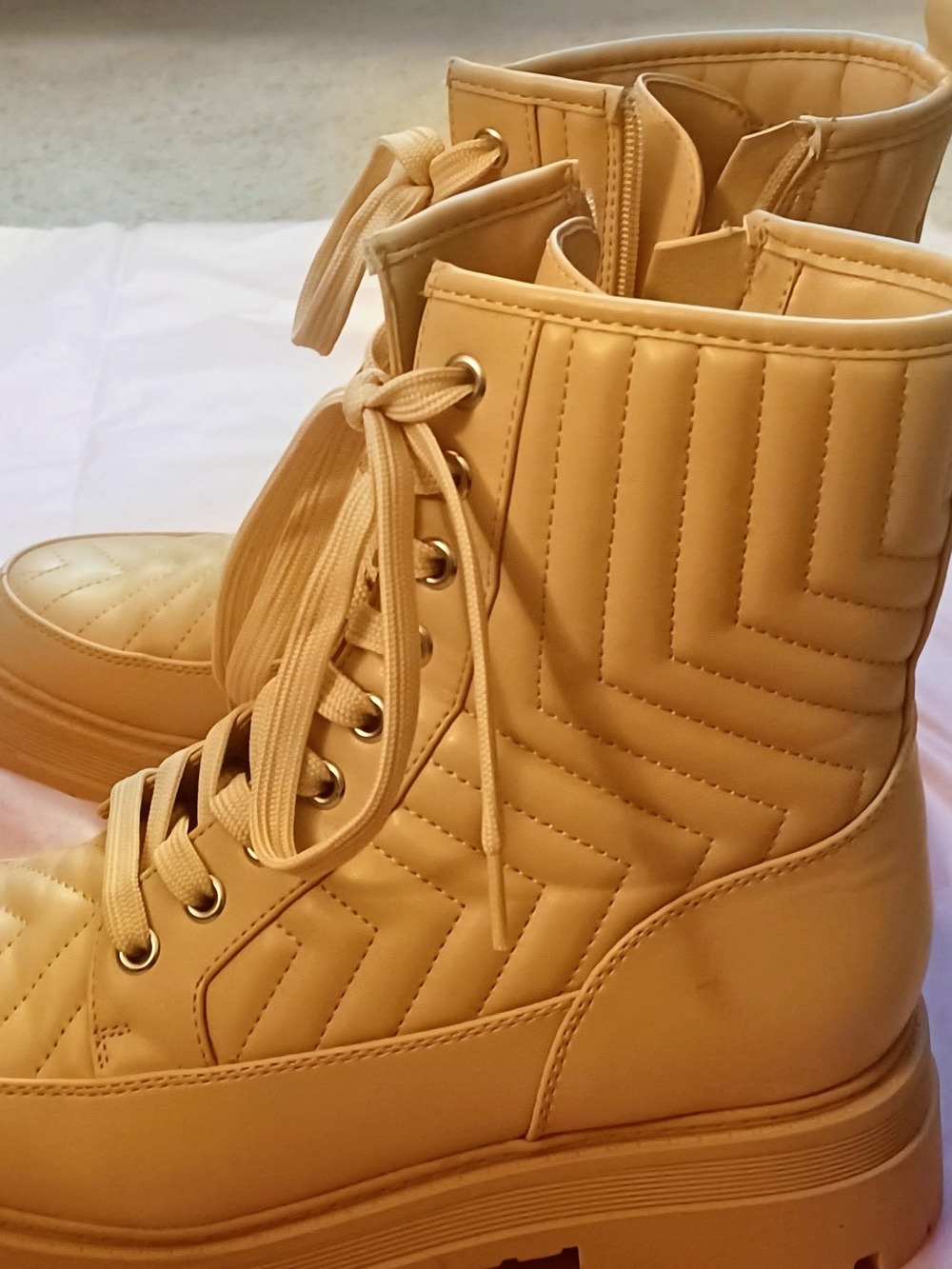 Marc FisherQuilted Lace-Up Platform Ankle Boots -Cream Size 7 Women